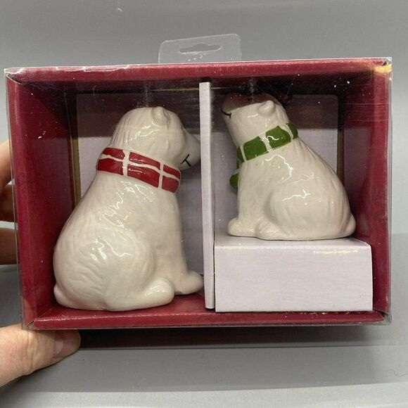 Pfaltzgraff Collectables Ceramic Polar Bear Salt & Pepper Shakers Hand Painted - Picture 2 of 3